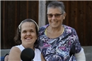 Pfarrerin Linda Grüter mit Ruth Nobs.