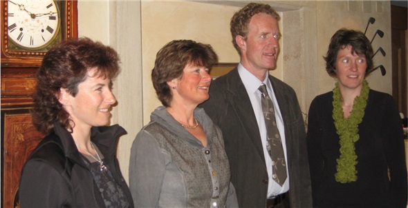 Pia Perren, Matten (neues Vorstandsmitglied), Ingrid Grünenwald, Andreas Grünig, Sophie Bernhard Aellen, Lenk (neues Vorstandsmitglied).