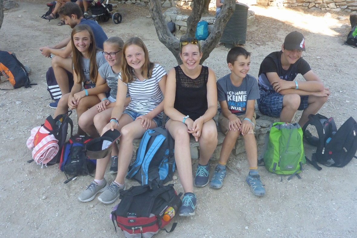 Picknick vor dem Tour Magne..