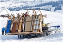 Pistenbulli der Skilift Rossberg AG bringt die Horeschlitten an den Start