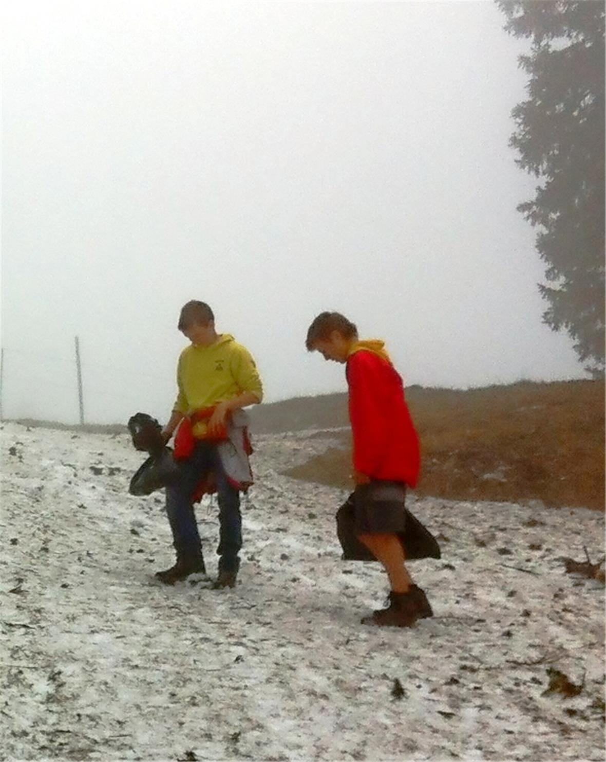 Pistenreiniger bei der Arbeit.