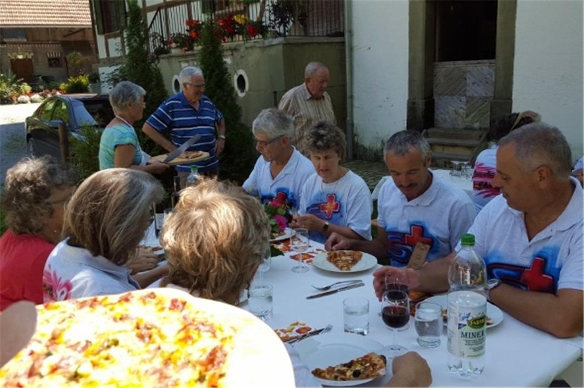 Pizza aus dem Holzofen.