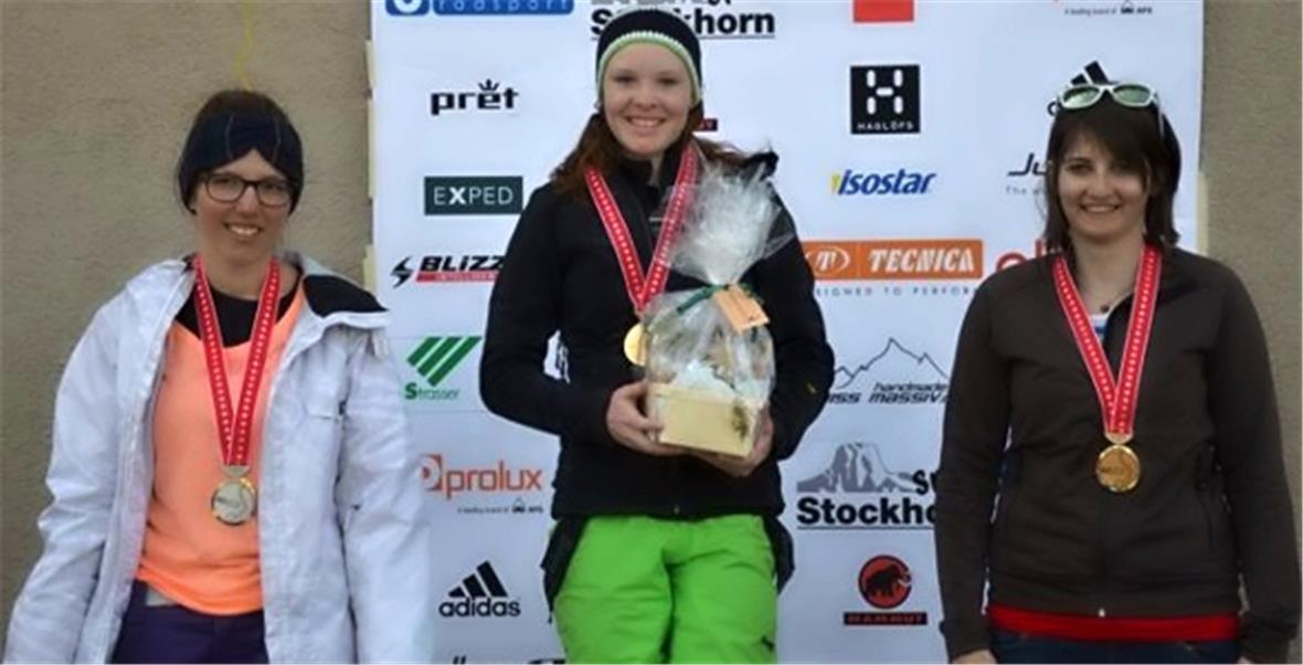 Podest Kategorie Juniorinnen v.l.n.r.: 2. Julia Lauber, Lenk, 1. Kim Aegerter, Lenk, 3. Lydia Niederberger, Dallenwil