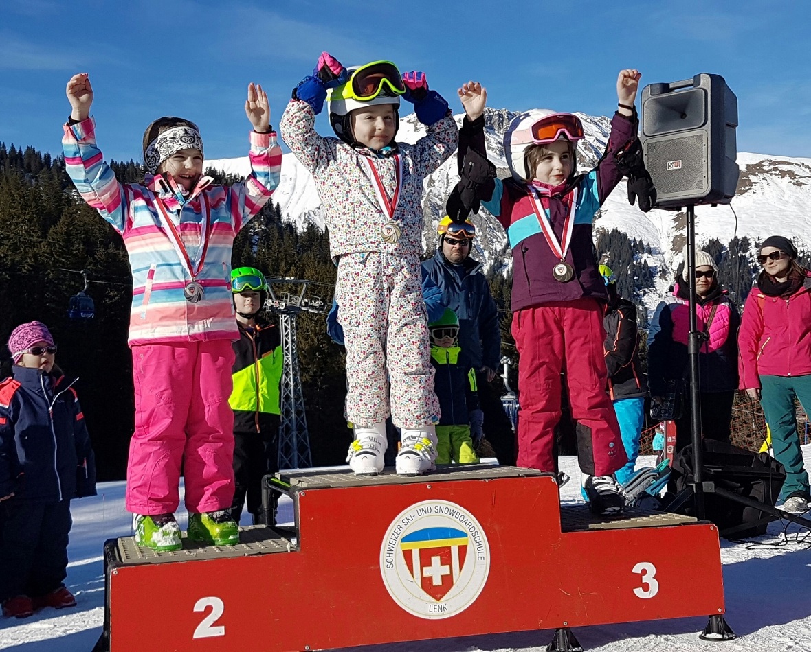 Podest Kindergarten Mädchen.