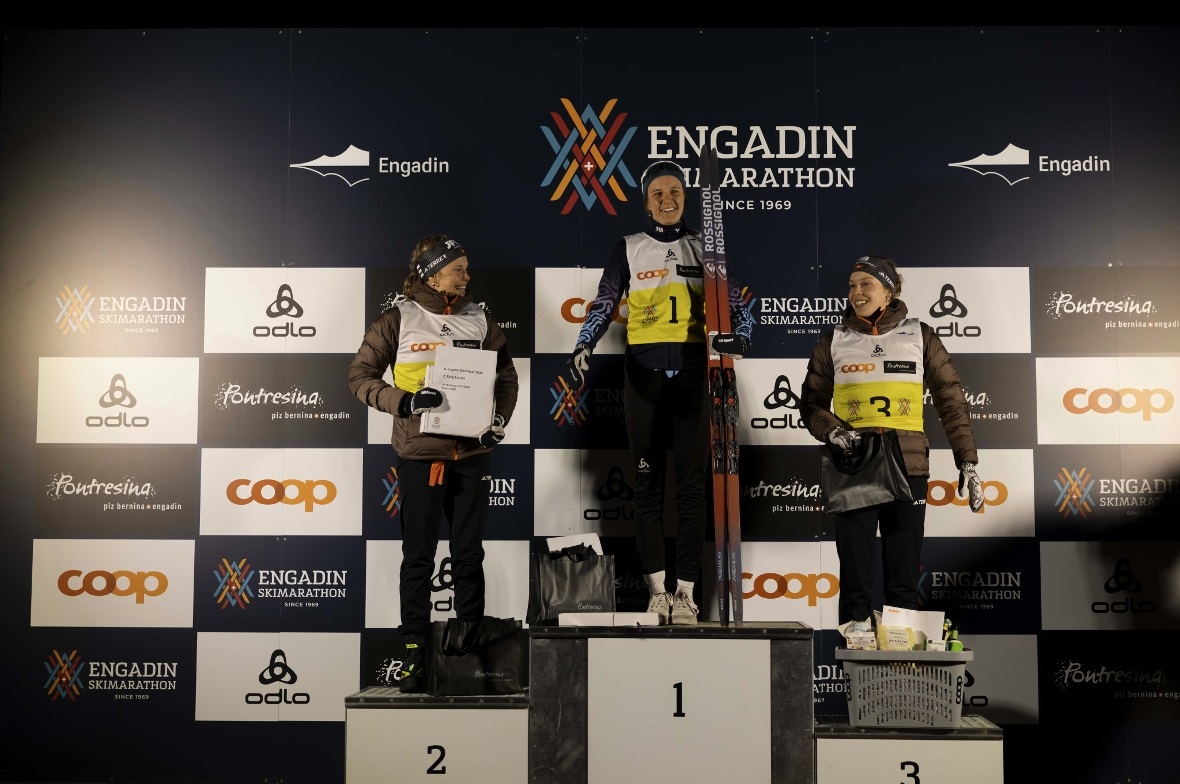 Podest der Frauen: Siegerin Malia Elmer mit Carla Wohler auf dem 2. Rang und Gianna Chiara Wohler als Drittplatzierte.