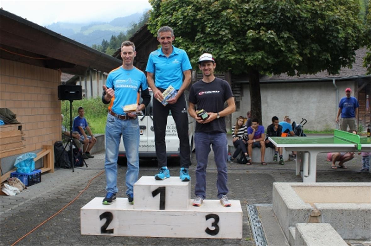Podest der Kategorie M40 (v.l. Rolf Wittwer, Martin von Känel, Rolf Messerli)