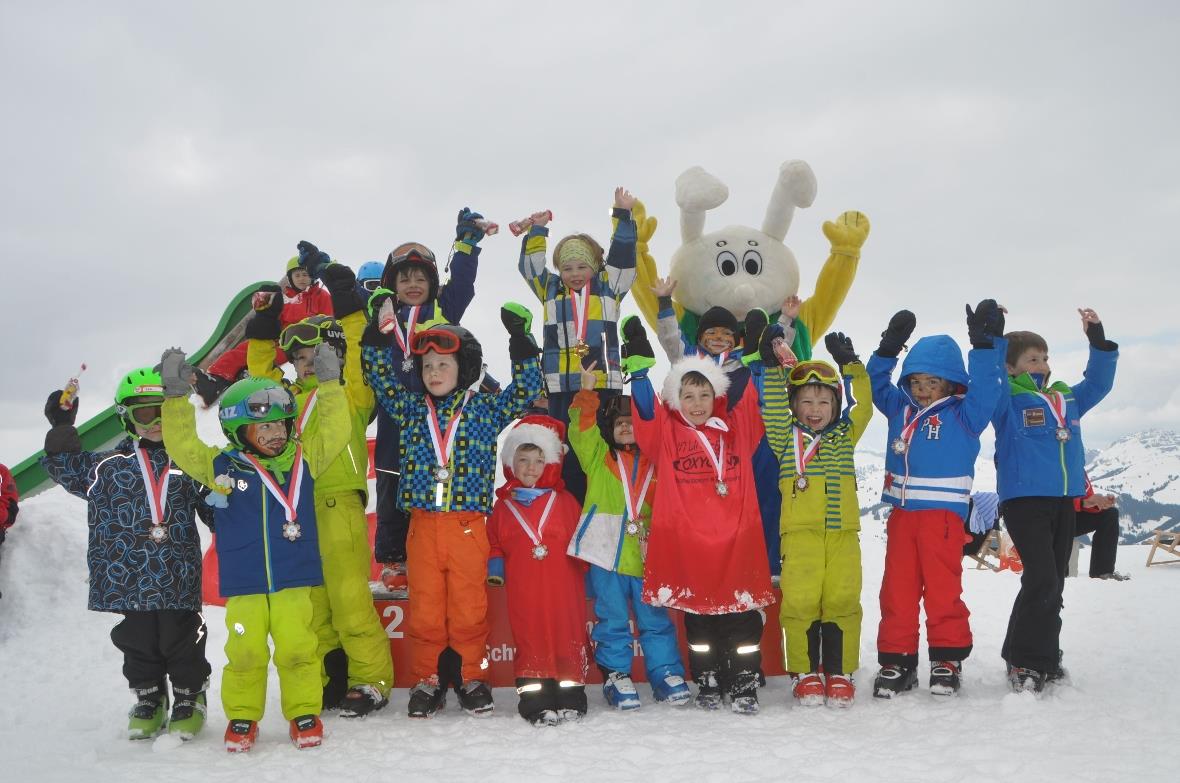 Podest der Knaben mit Jahrgang 2011 und jünger