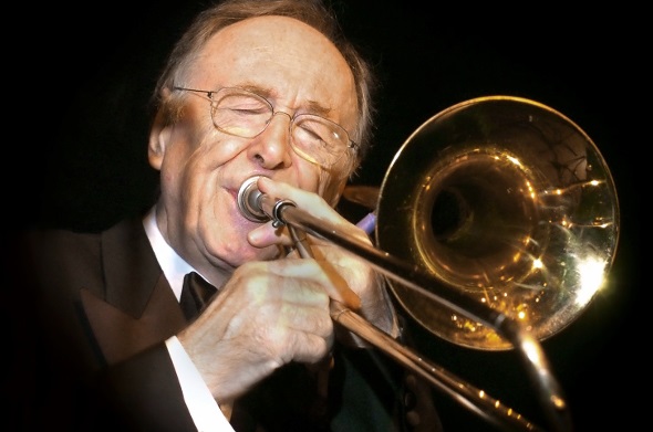 Posaunen-Legende Chris Barber, zum ersten Mal an den Jazz Tagen Lenk.