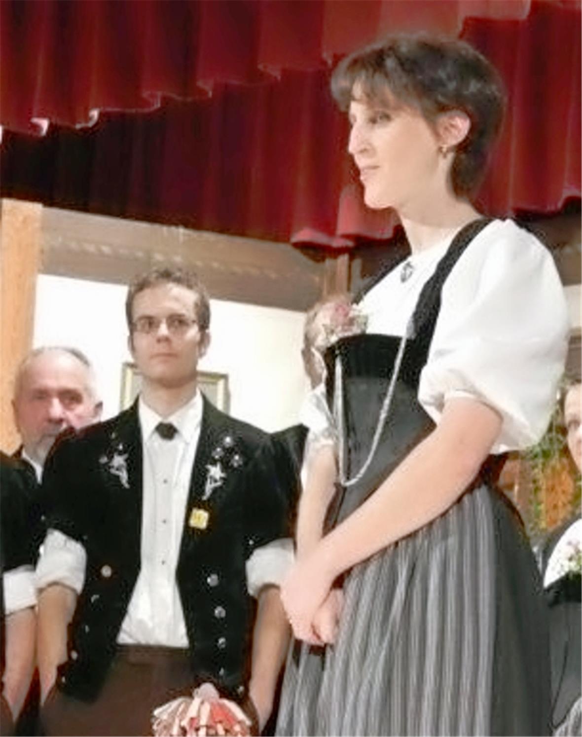 Präsident Adrian Stucki und Sophie Hofmann.