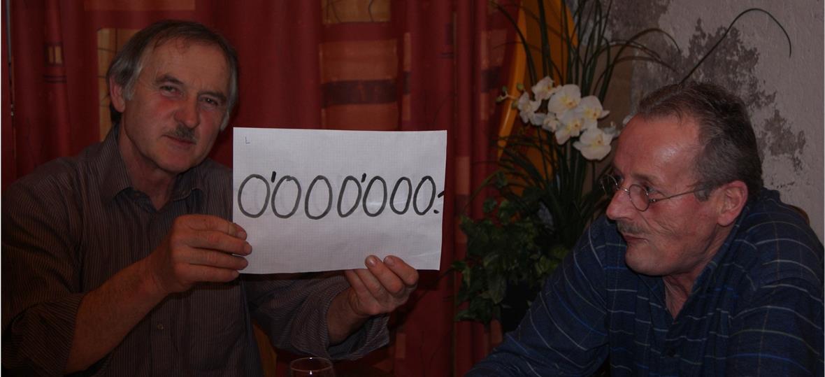 Präsident Lorenz Kunz und Kassier Urs Küng können zufrieden sein. Der Schuldenberg der Elektritäts-Genossenschaft Diemtigen ist von einer Million Franken auf Null abgetragen worden.