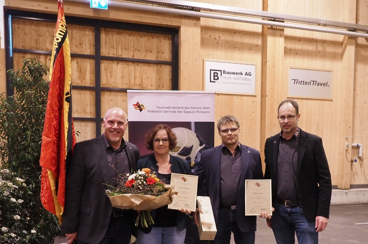 Präsident Stephan Gerber (links) und Roger Walliser (rechts) dankten Martin Ryse...