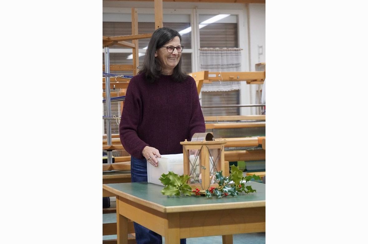 Präsidentin Ursula Amsler hielt einen interessanten Vortrag über das Weben im Ob...