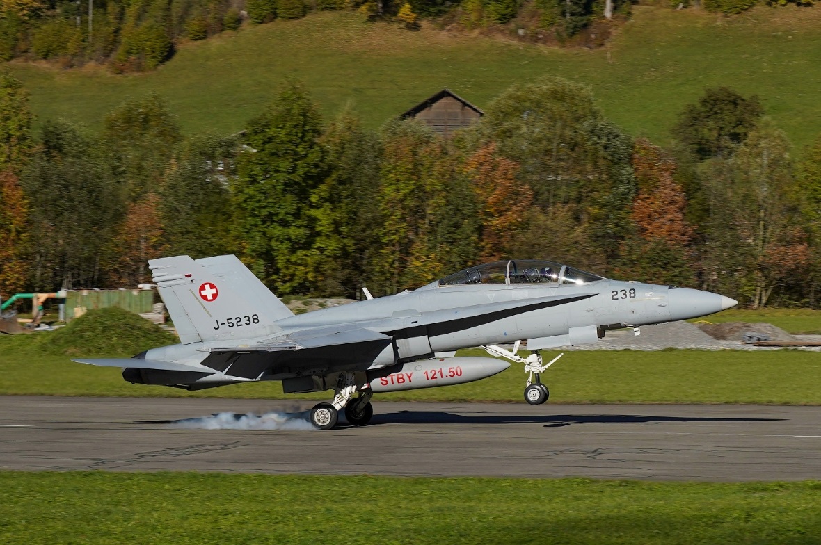 Präzision war gefordert: Wegen der relativ kurzen Landebahn stand den Piloten de...