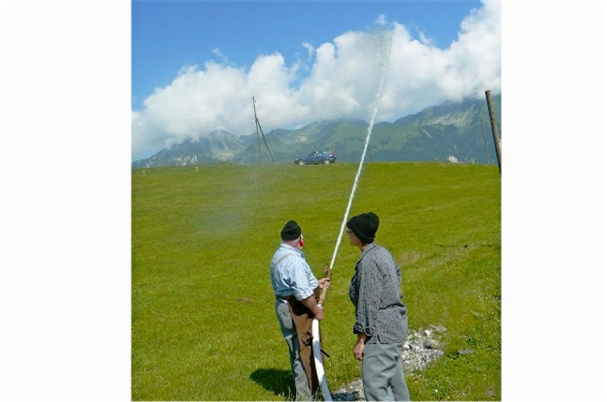 Pro Hub werden 2,6 Liter Wasser mit 10 Bar ins All gespritzt!