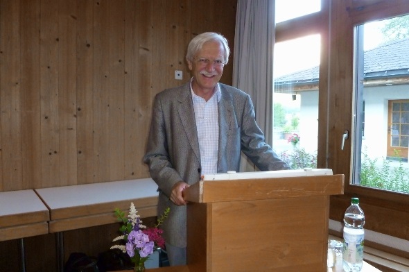 Prof. Jürg Kesselring machte den Auftakt zur 25. Sommer Universität.