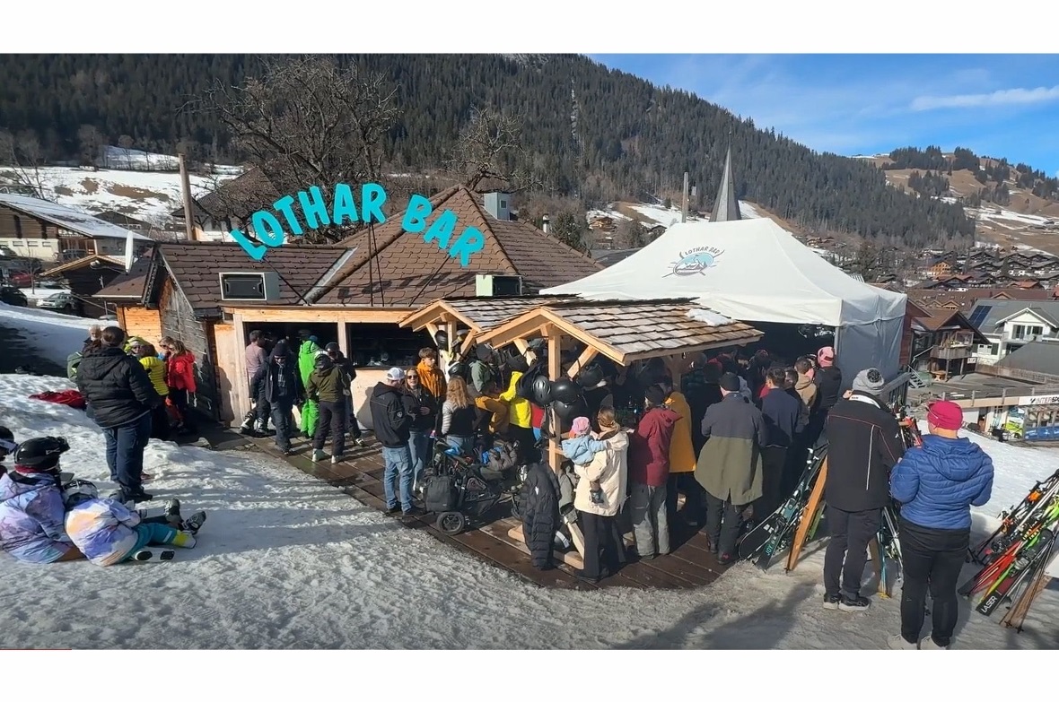 Public Viewing in der Lothar Bar, an Zweisimmens Skipiste.