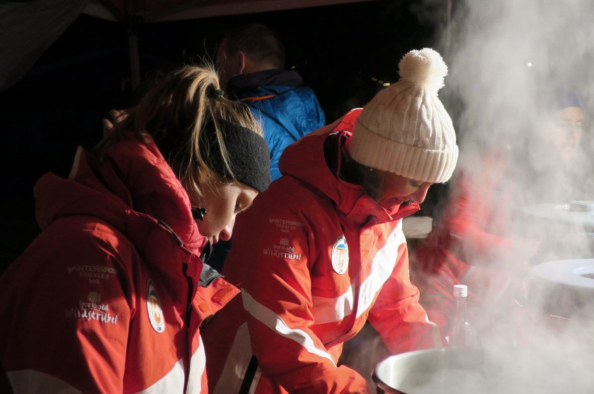 Punsch und Chäs-Brätel für alle!