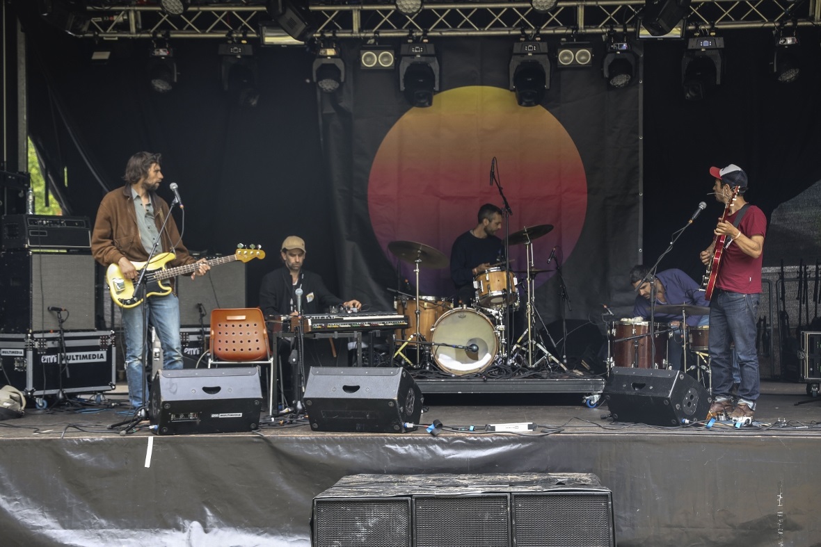 Puts Marie in Concer