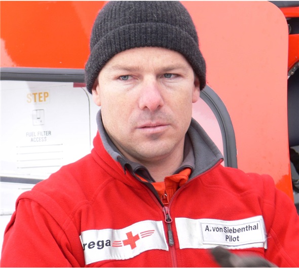 Rega-Pilot Adrian von Siebenthal ist diesen Winter Basisleiter von «Zweisimmen Rega 14.