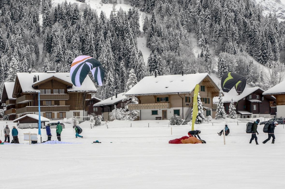 Reger Flugbetrieb im Partner Betrieb Deltasegler