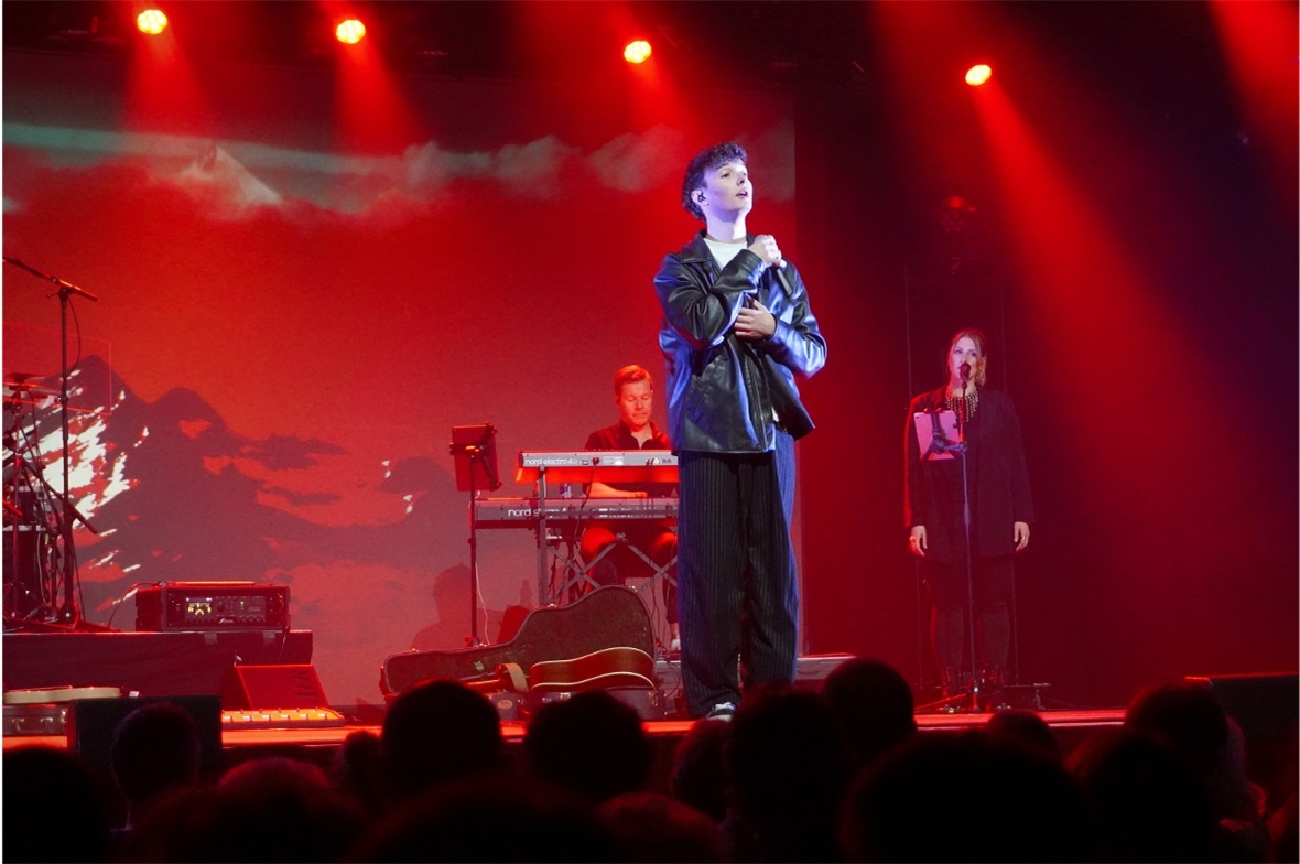 Remo Forrer, der Senkrechtstarter aus der Ostschweiz gab unter anderem eine Kost...