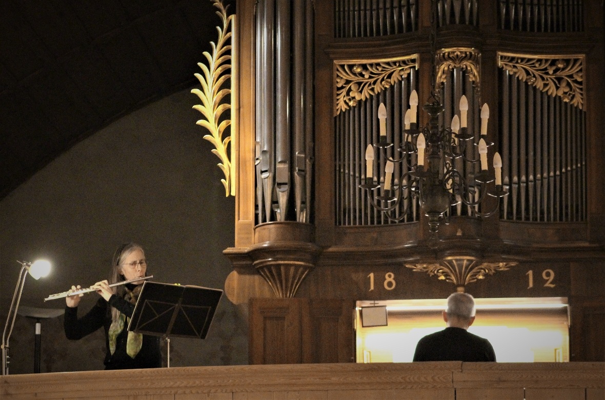 Renata Wälti (Querflöte) und Markus Aellig (Orgel) spielten beim Neujahrskonzert...
