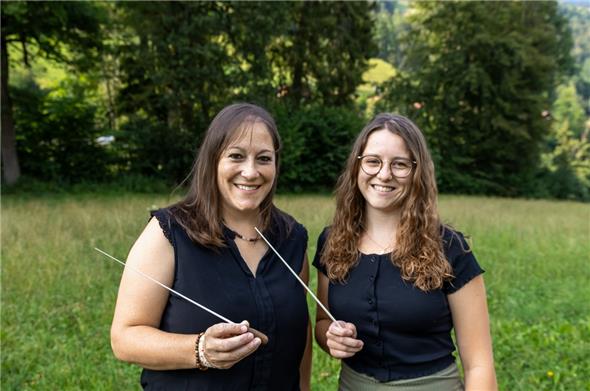 Renate Siegenthaler aus Weissenburg (links) und Mirjam Steiner aus Erlenbach absolvierten erfolgreich ihre Weiterbildungen.