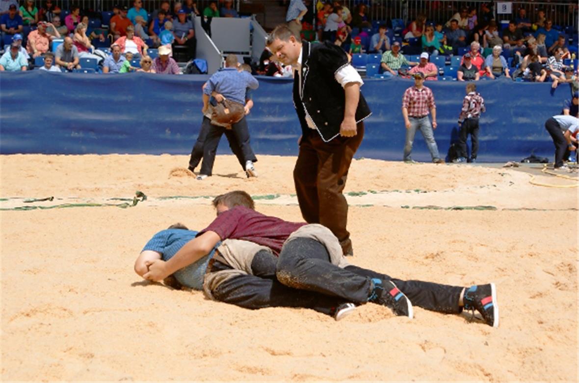 Reto Hehlen, Oey muss sich Jan Kneubühl, Münsingen bezwingen lassen.