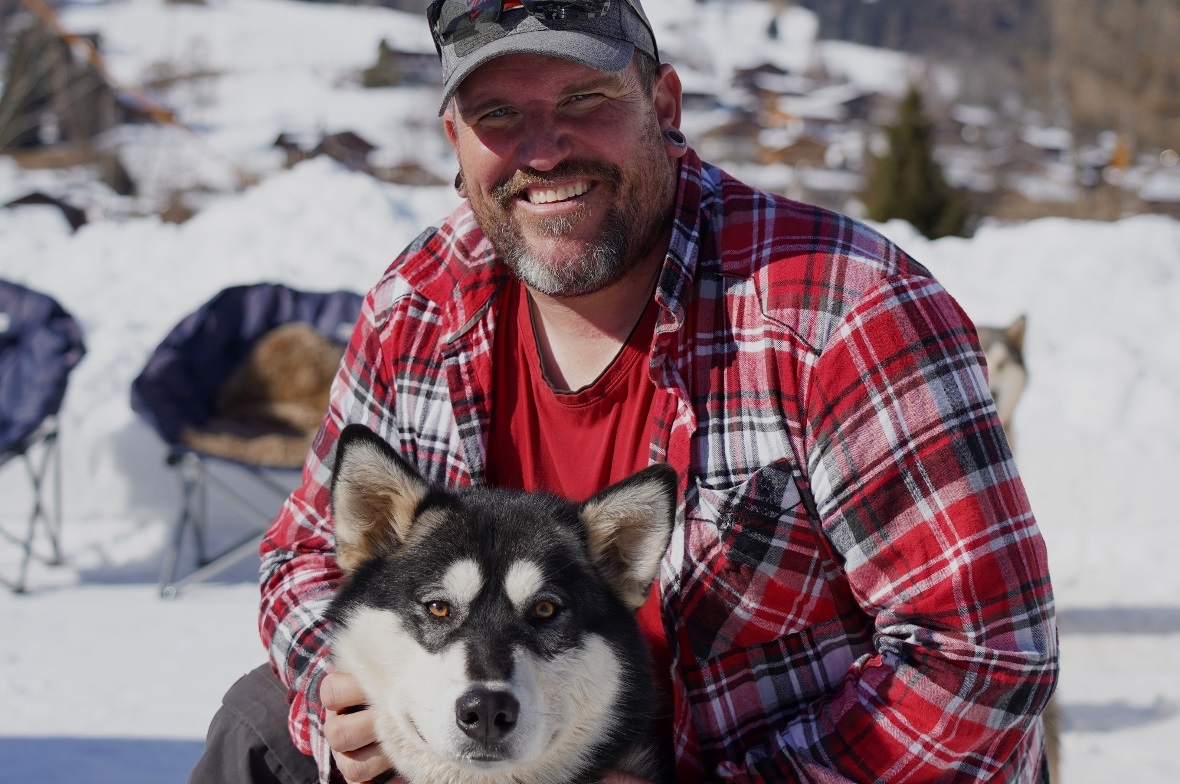 Reto Hotz schätzt die gutmütige Art seiner Schlittenhunde.