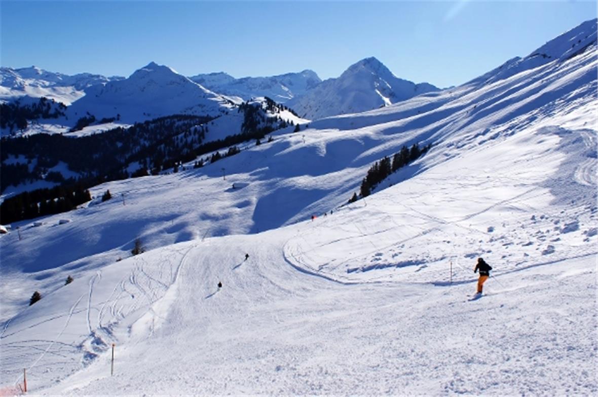 Rinderberg: Morgensonne auf der Ronda nach St. Stephan