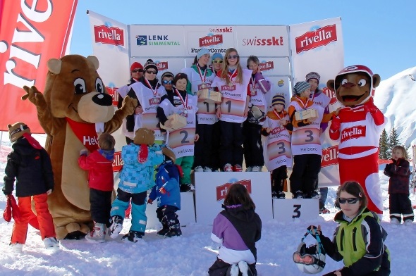 Rivella Family Contest Siegerehrung: 1. Familie Schenk, Erlenbach; 2. Familie Fankhauser, Diemtigen; 3. Familie Jampen, Uetendorf.