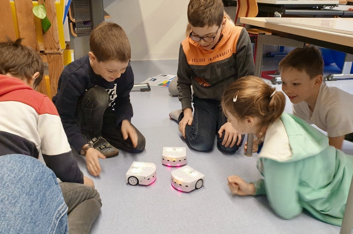 Roboter-Treffen: Welche Sensoren sind da wohl im Spiel?