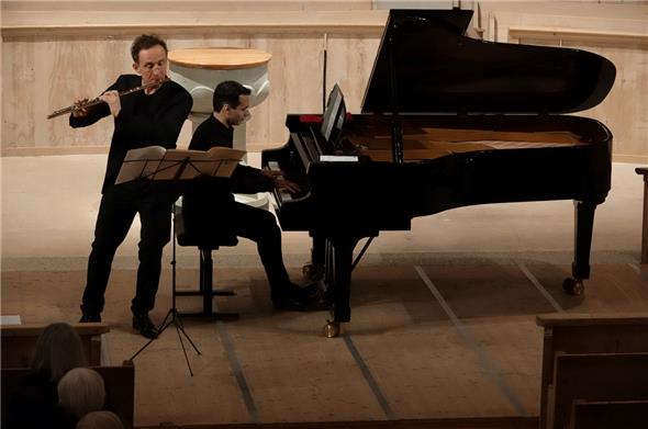 Romantischer Zauber von Undine bis Carmen: Zum Abschluss der Februarkonzerte Zweisimmen sorgten Flötist Matthias Ebner und Pianist Alessandro Tardino auf Augenhöhe für Farbnuancen.