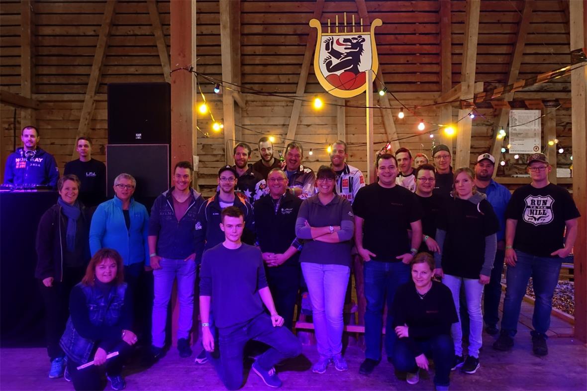 Ruhe vor dem Sturm: An der Bar der Musikgesellschaft Boltigen traf sich noch ein...