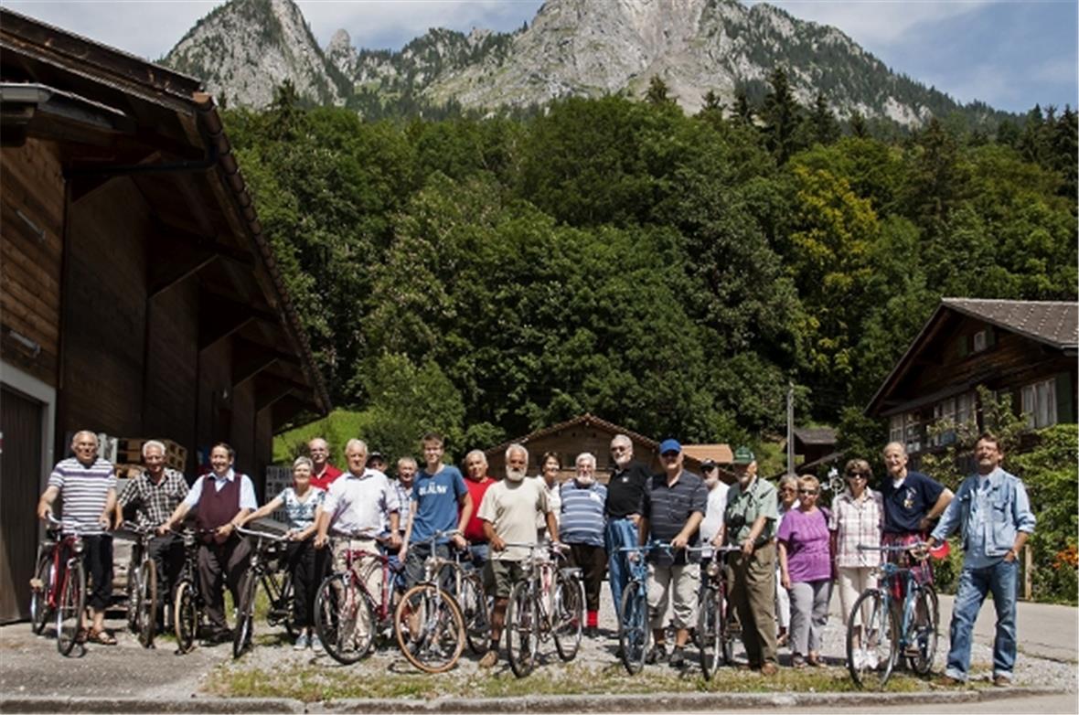 Rund 20 Gäste aus der ganzen Schweiz kamen mit ihren Stella Landi-Velos 1939 nac...