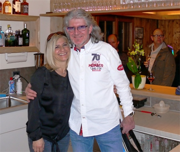 Ruth Wedekind und Daniel Müller möchten die Naturoase in Zweisimmen wieder beleben. In der Bar sollen regelmässig Events stattfinden.