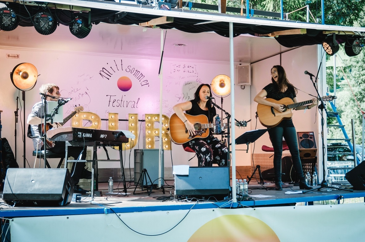 Sandee bei ihrem Auftritt am Live At The Falls 2021.