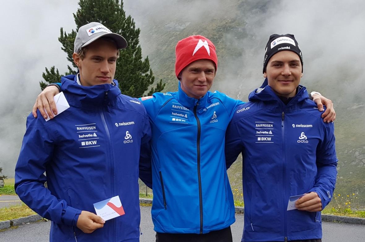 Sandro Bovisi, Nirando Bacchetta und der bei den Junioren drittplatzierte Joscha Burkhalter aus Zweisimmen.