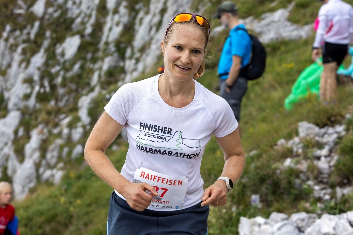 Sara Künzi ist im OK und startete als Läuferin. Als 16. von 80 Läuferinnen, zeig...