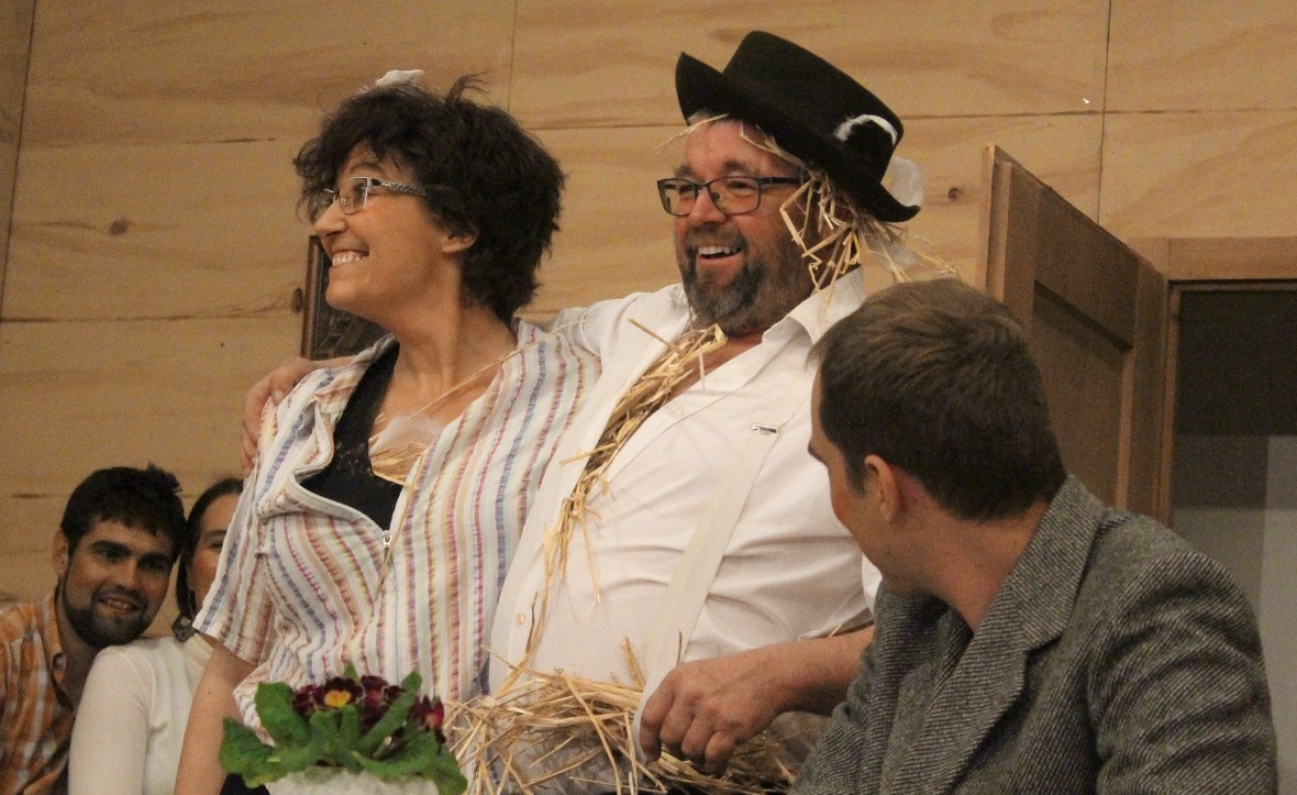 Schauspielerische Naturtalente: «S’Käthi» (Brigitte Aegerter) und «Vinzenz Hasle...