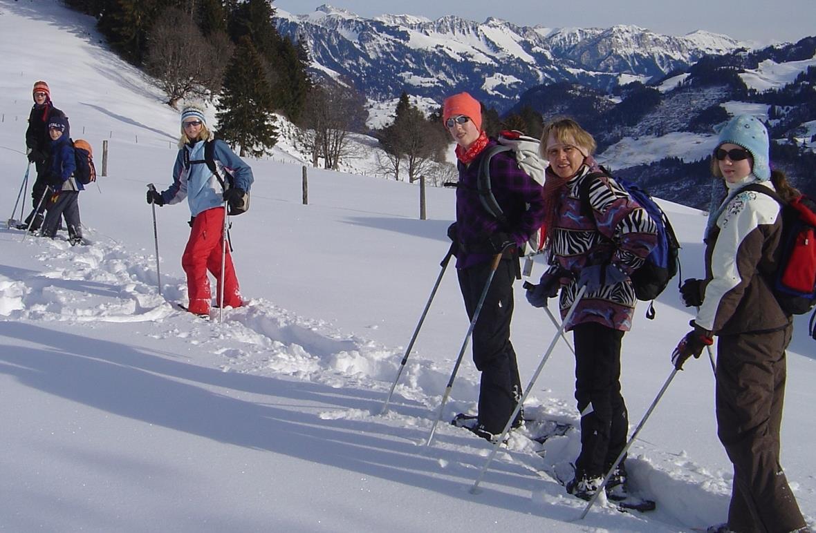 Schneeschuhwanderung mit schöner Aussicht (Sparenmoos).