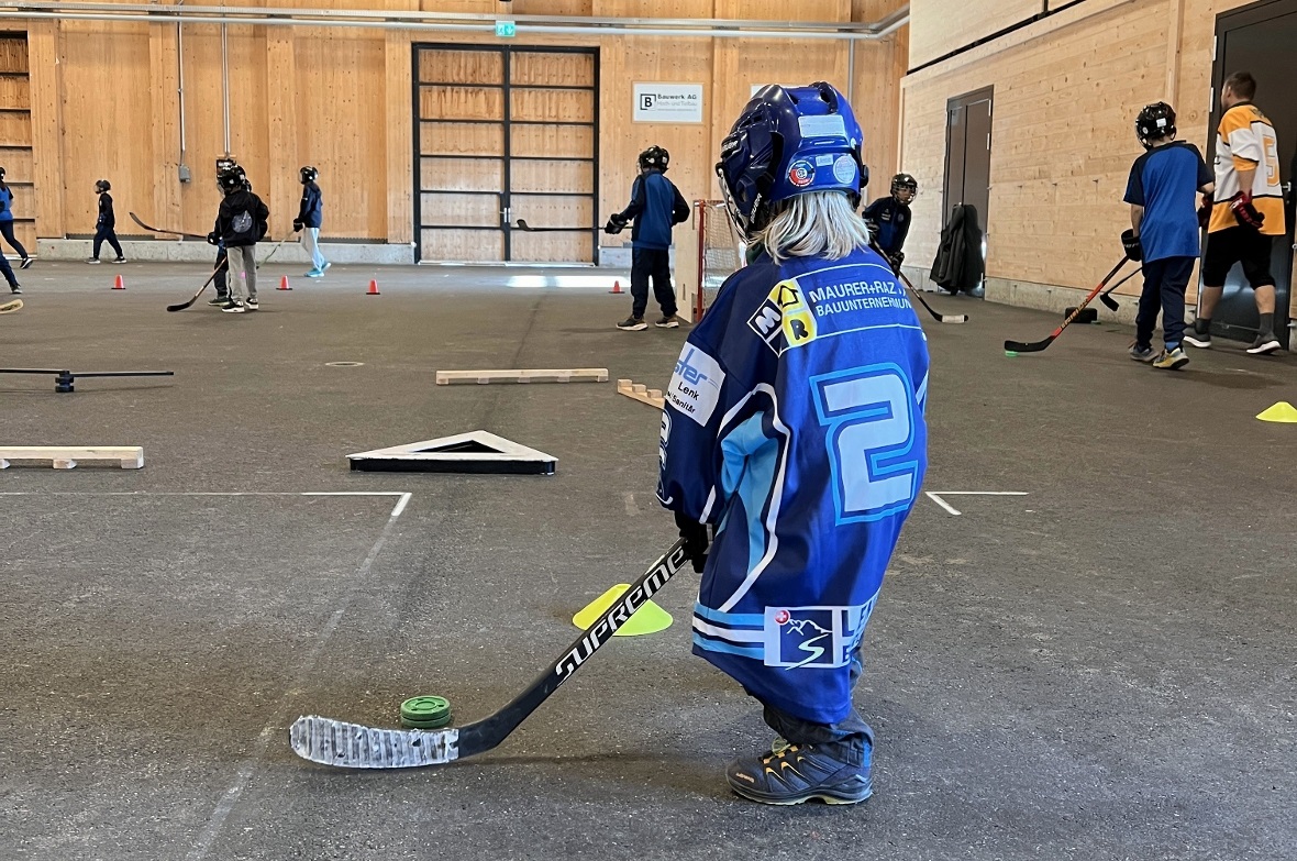 Schon die Kleinsten führten den Tennisball geschickt durch den Parcour.