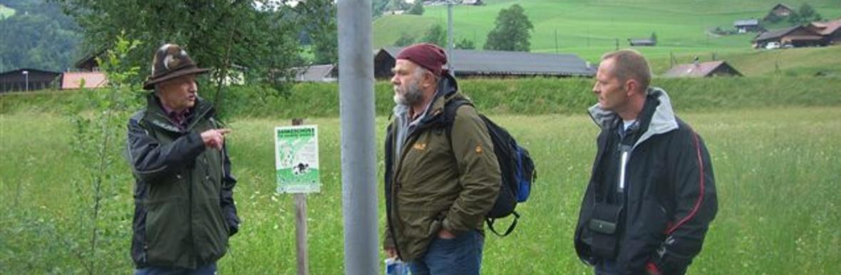 Schwalbenturm: von links Projektleiter Christian Germann, Dr. Küttel und Initiant André Zurbrügg.