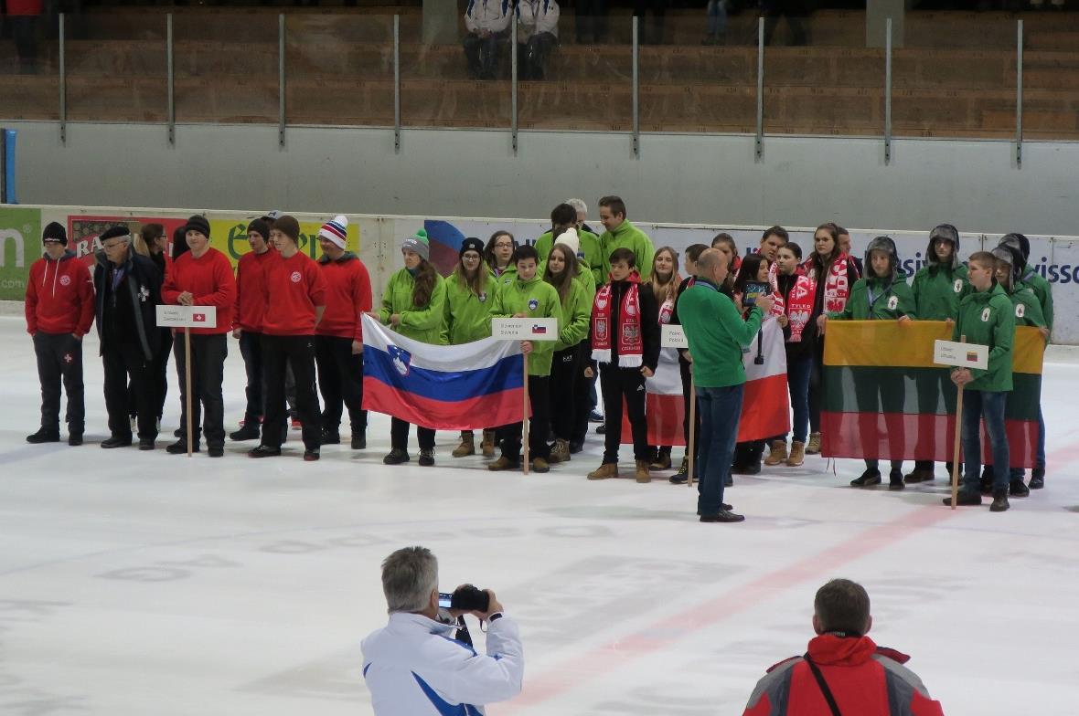 Schweizer, Slowenen, Polen und Litauer sind bereit für die Spiele.