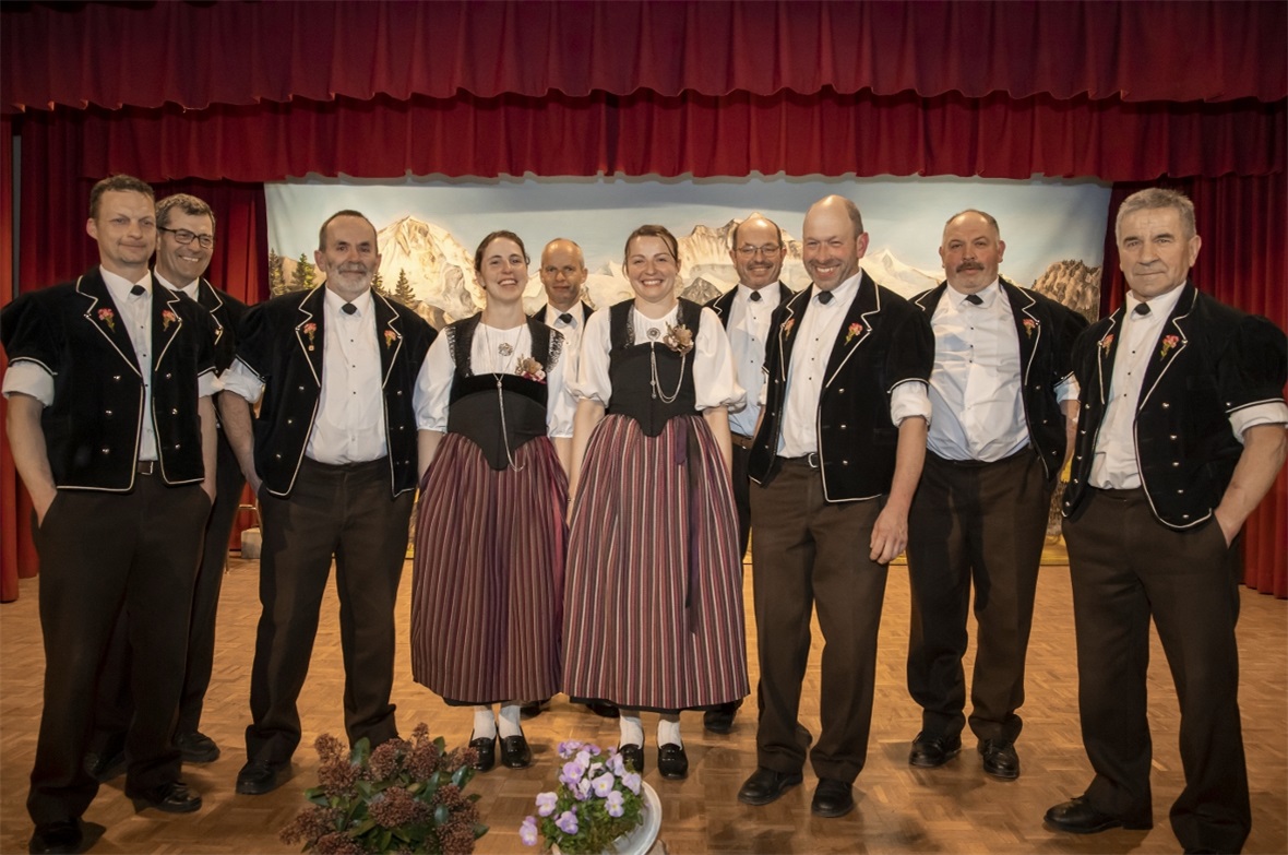 Schwendibode-Jodler aus Wimmis bestehen aus Res Teuscher, Peter Wahli, Hansruedi Lehnherr, Christian Lehnherr, Renate Reusser, Anita Kappeler, Andreas Küng, Peter Stucki, Adrian Imdorf und Ueli Wittwer.