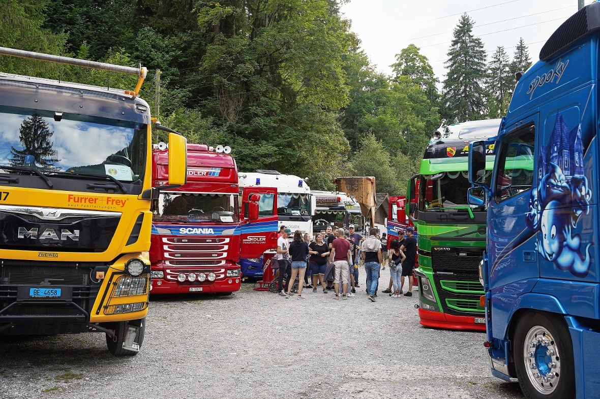 Schwere Fahrzeuge, lockere Atmosphäre: Der 3. Diemtigtal Truck Treff kam gut an.