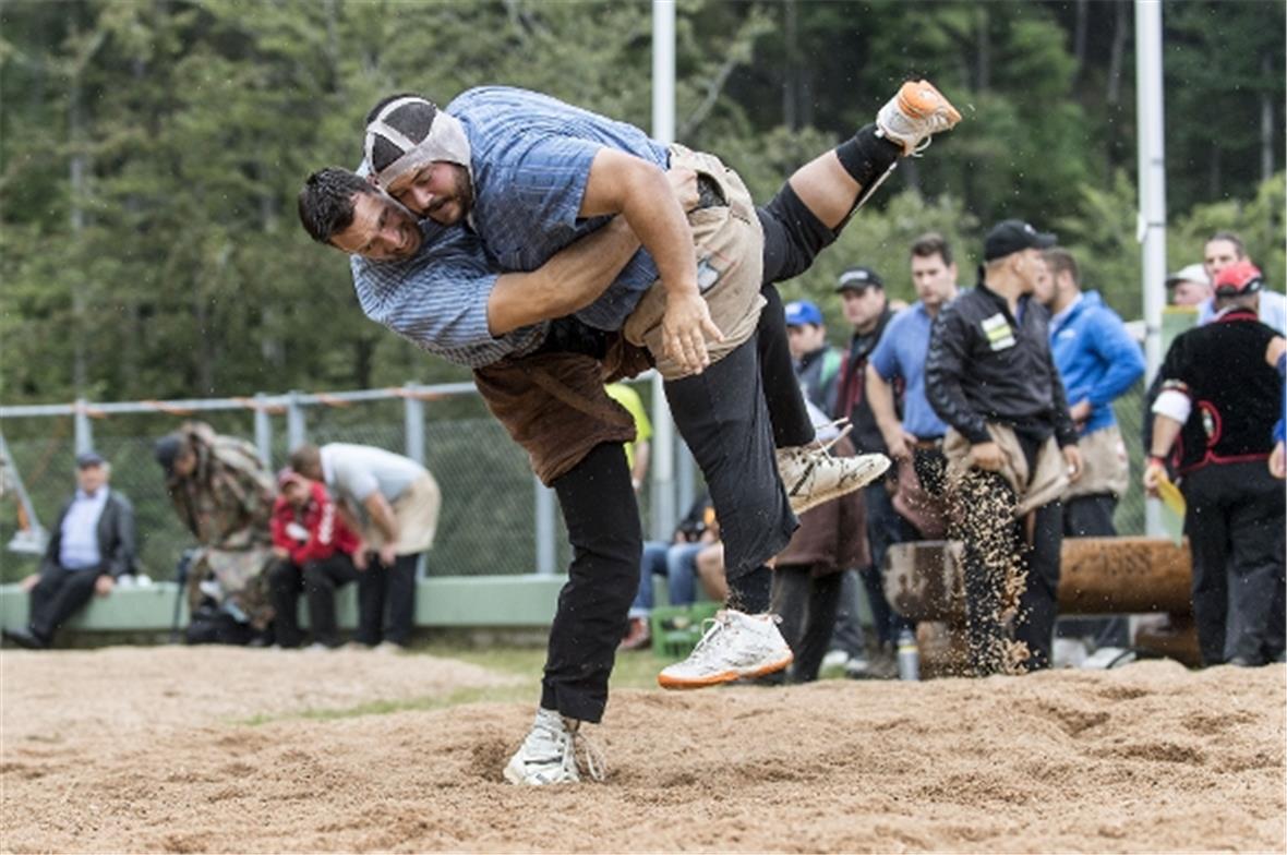 Schwingerkönig Kilian Wenger bezwang Thomas Hurschler vom Schwingclub Nidwalden vergangenen Sonntag am Brünigschwinget.