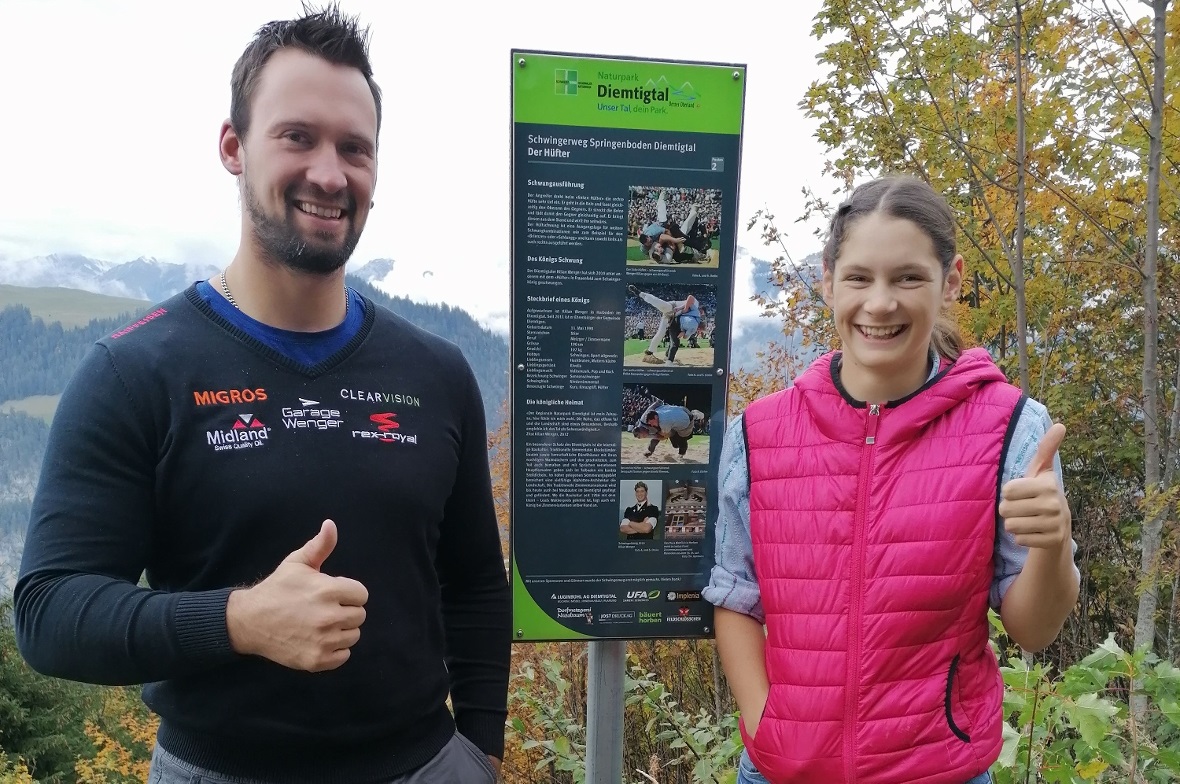Schwingerkönig Kilian Wenger zeigte seinem Göttikind Fabienne Wenger auf dem Sch...