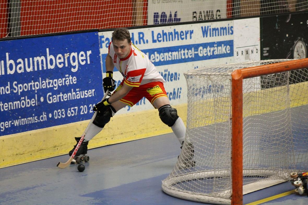 Sebastian Pfähler, der zweifache Torschütze des RHC Wimmis, in Aktion.
