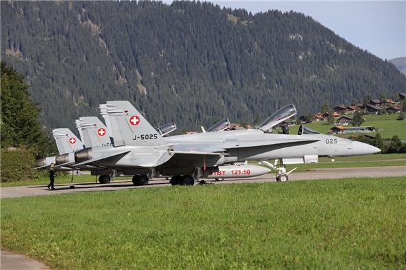 Sechs F/A-18-Kampfjets waren 2019 zu Gast in St. Stephan.
